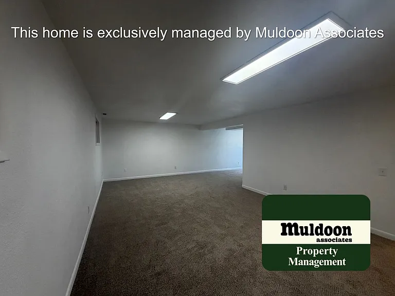 2958 Roche Dr N — Photo 22