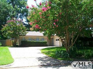 1704 Windsor Dr, Arlington, TX 76012