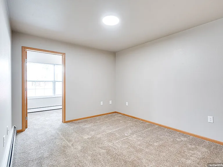 Lincoln Ridge — Photo 10