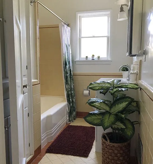 1173 Masselin Ave — Photo 9