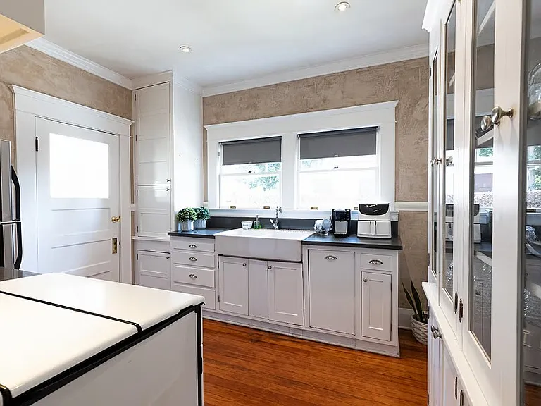 125 E Alvarado St — Photo 32