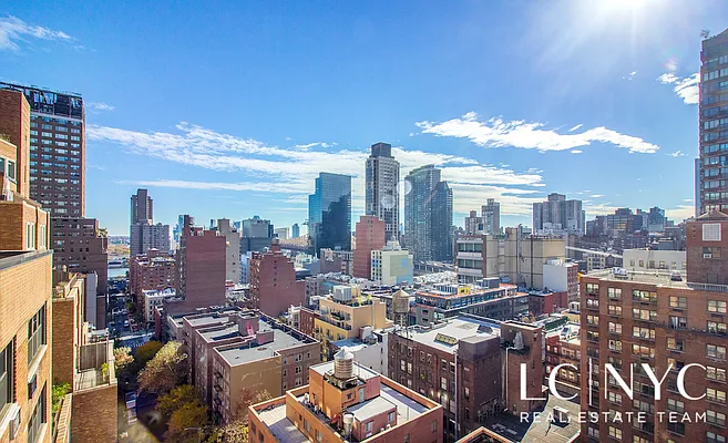 Rented by Keller Williams NYC | media 17