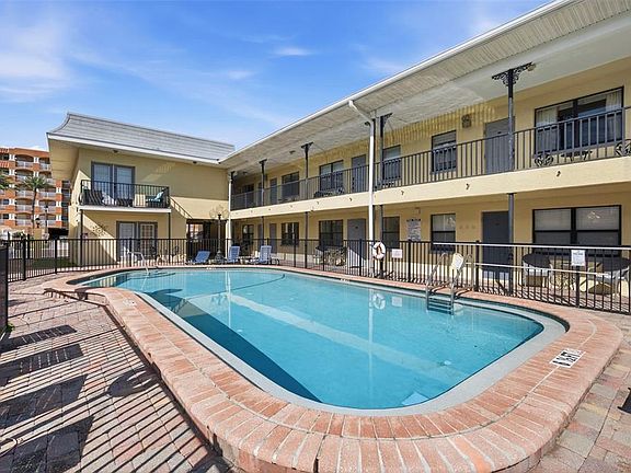 4th image of 16333 GULF BOULEVARD #114