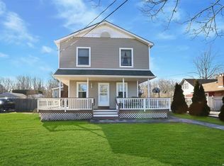 830 Walnut Ave, Bohemia, NY 11716