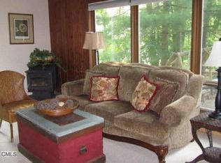 1 Lakecrest Dr, Danbury, CT 06811