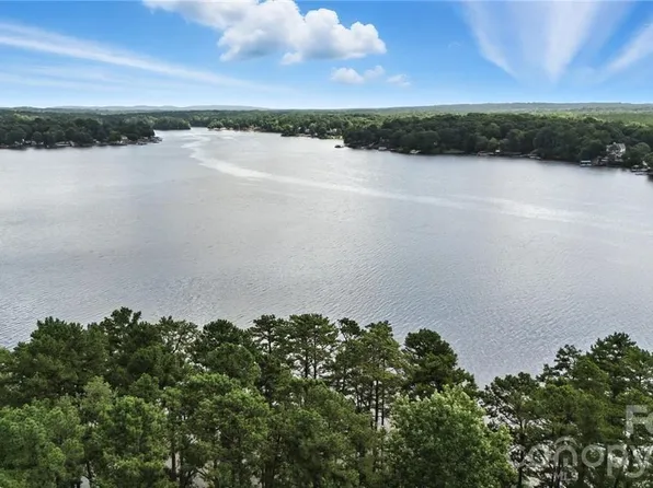 219 Sailors Rest Dr, Lexington, NC 27292