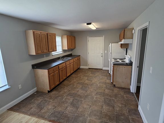 2nd image of 210 Dylan Ln