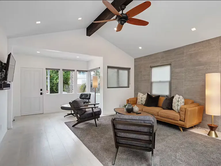 5080 Long Branch Ave — Photo 7