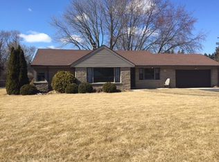 W156N8005 Pilgrim Rd, Menomonee Falls, WI 53051