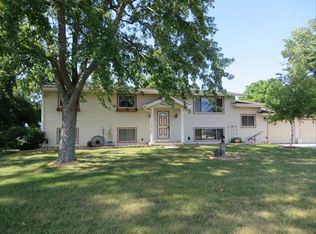 16220 Sand Ridge Rd, Bowling Green, OH 43402