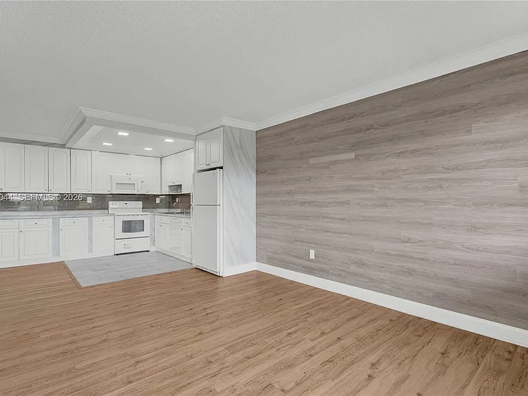 1121 SW 122nd Ave #412-2 — Photo 24