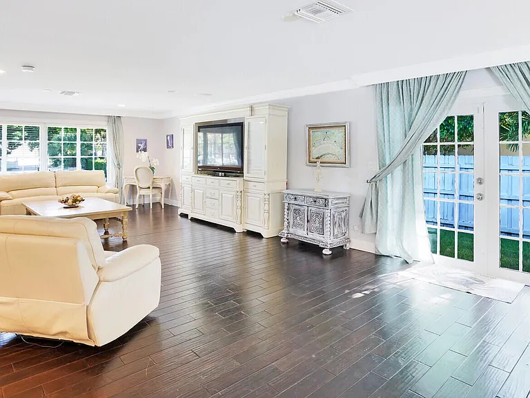 17 E Ocean Ave — Photo 14