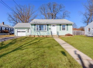 10 Windwood Rd, Cranston, RI 02920