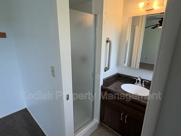 652 E 1700 S — Photo 11