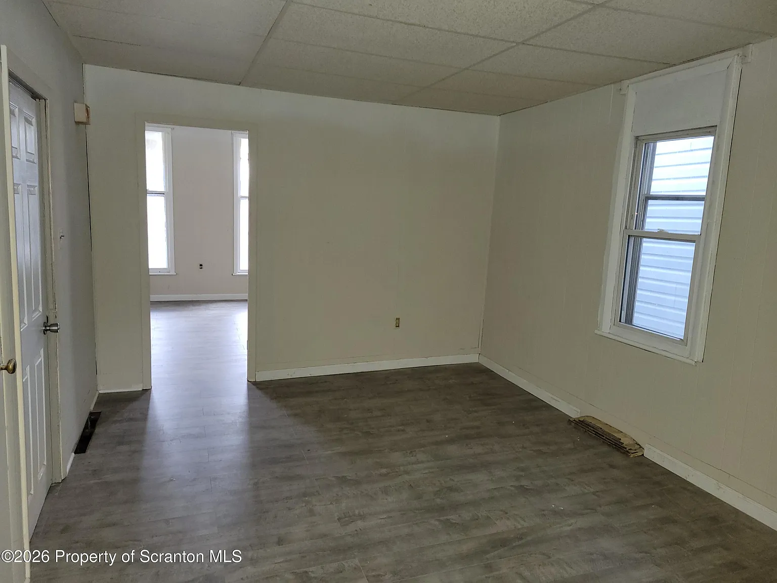 1142 Academy St — Photo 3