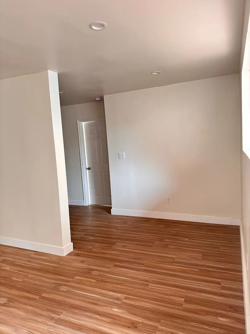 1060 McFarland Avenue, Wilmington CA 90744 — Photo 3