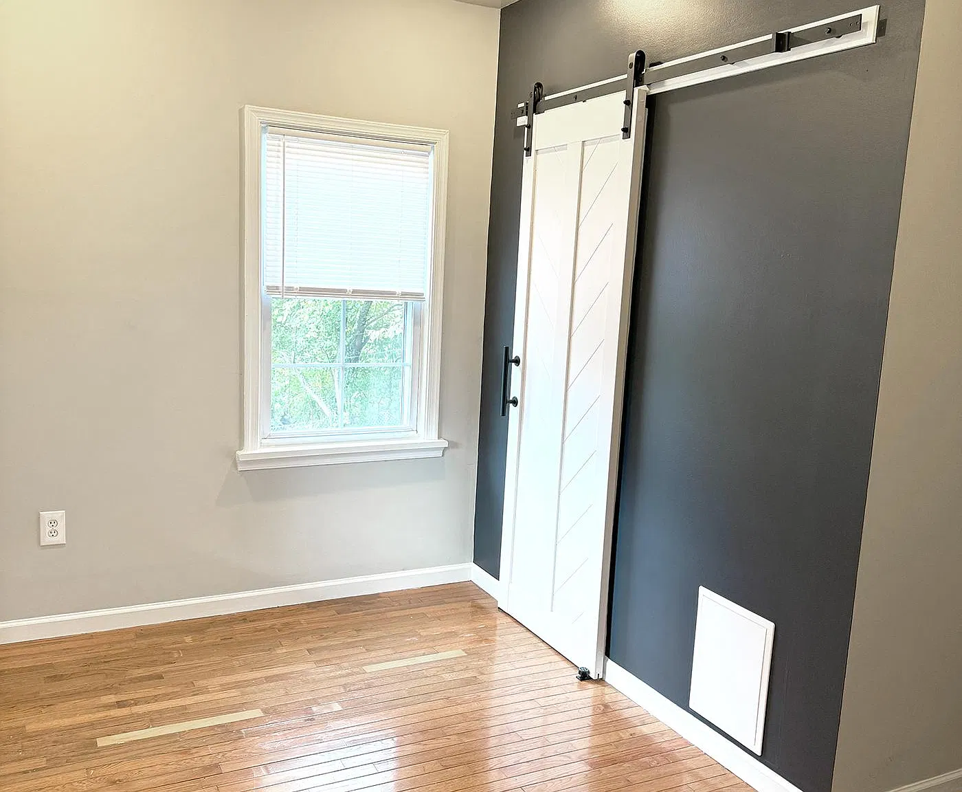 2 bed, 1000 sqft, $1,950 — Photo 2