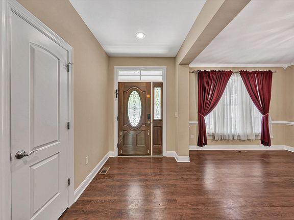 5th image of 165 Peninsula Dr