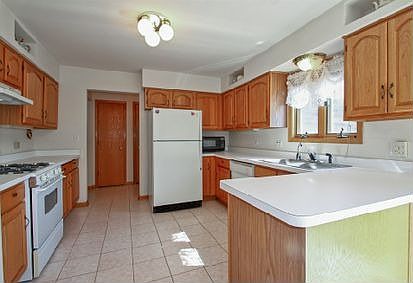 4th image of 1785 Lakeview Dr #A