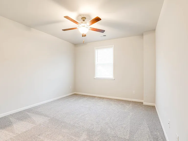 360 Caledonia Ct — Photo 40
