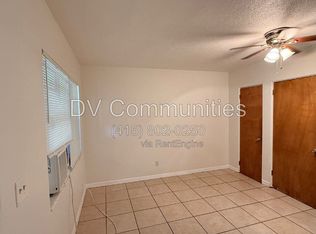 2404 10th St W #4, Bradenton, FL 34205