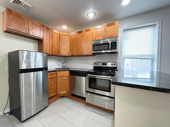 3rd image of 211 S 45th St #3A