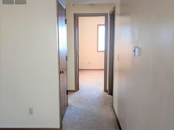 3rd image of 921 Pius Ln #919-4