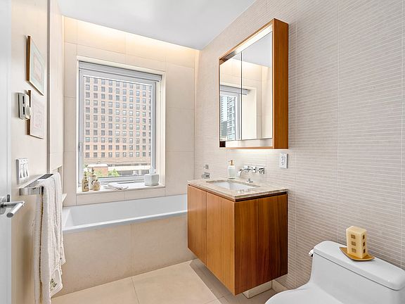 5th image of 555 W 59th St APT 7G
