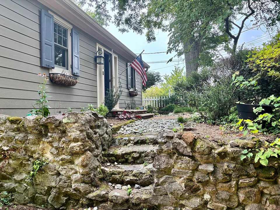155 Ridgeway Cir