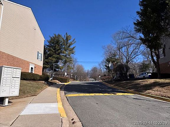 Exterior Neighborhood (street photo)