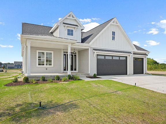 2nd image of 1421 Stonehaven Dr
