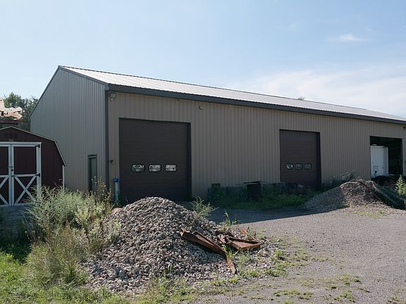 pole building