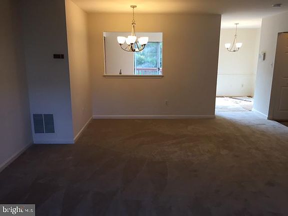 4th image of 18002 Sunset Lake Ct