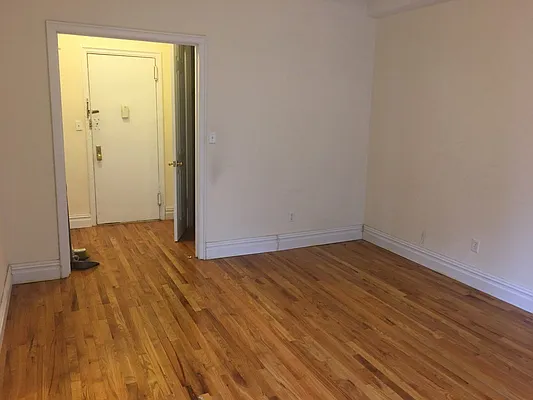 Rented by Roberto Guilbet, LREB | media 22