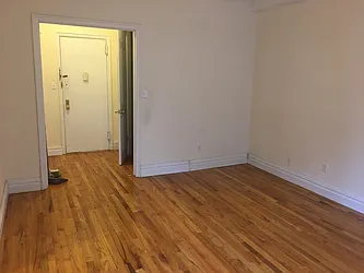 Rented by Roberto Guilbet, LREB