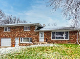 539 Country Ln, Beecher, IL 60401