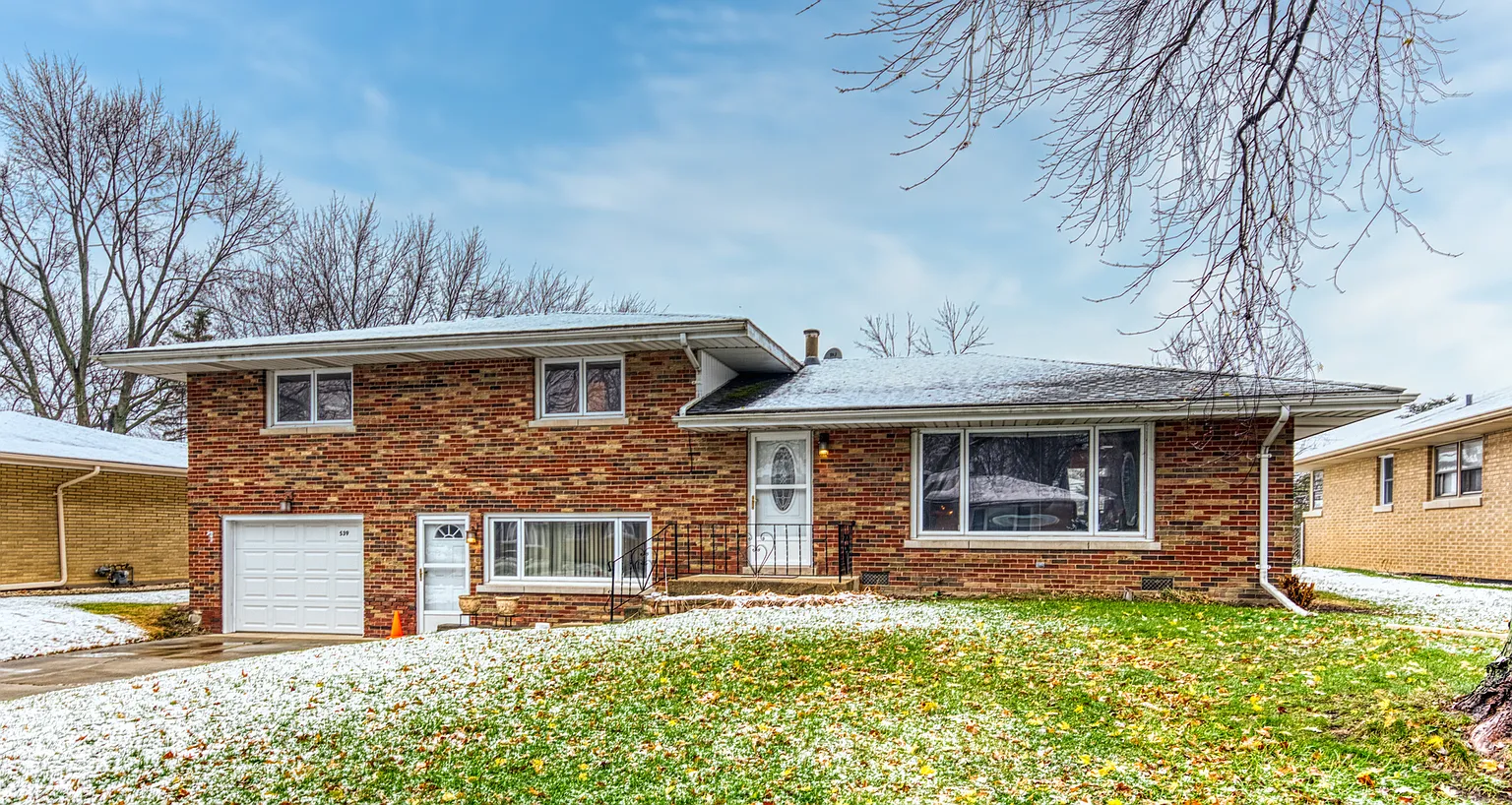 539 Country Ln photo 1