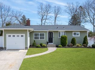 9 Belford Ln, Smithtown, NY 11787