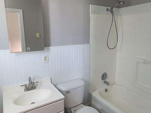 For example purposes only; color and style may vary.