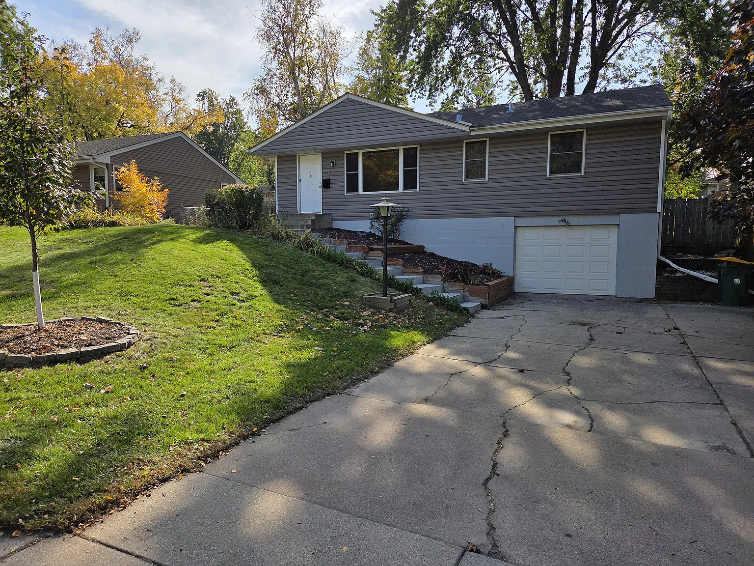 3 bed, 1624 sqft, $2,200 — Photo 1