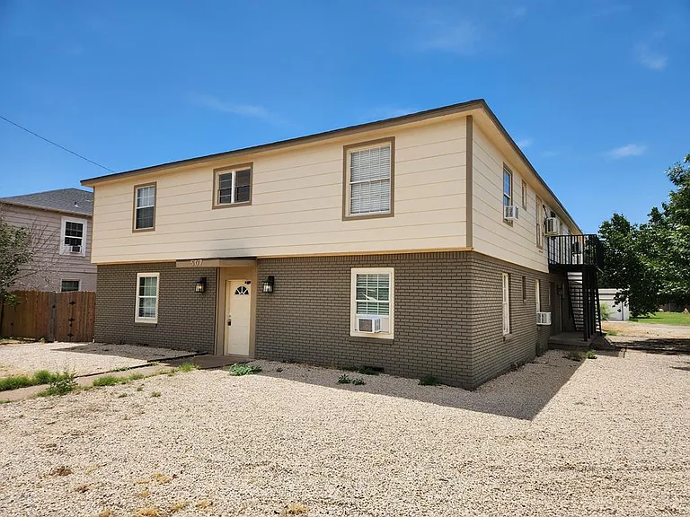 507 W Estes Ave #1 — Photo 1