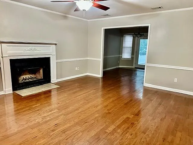 3 bed, 2.5 bath, 1590 sqft, $1,650 — Photo 3