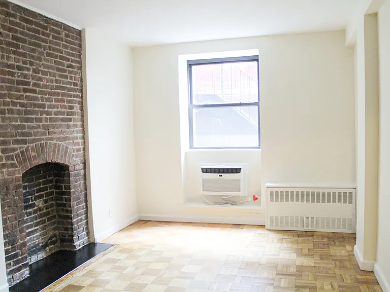 150 E 84th St #1N — Photo 1