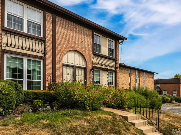 11825 Villa Dorado Dr, Saint Louis, MO 63146