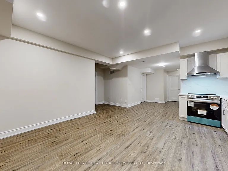 3359 Post Rd #BASEMENT — Photo 8