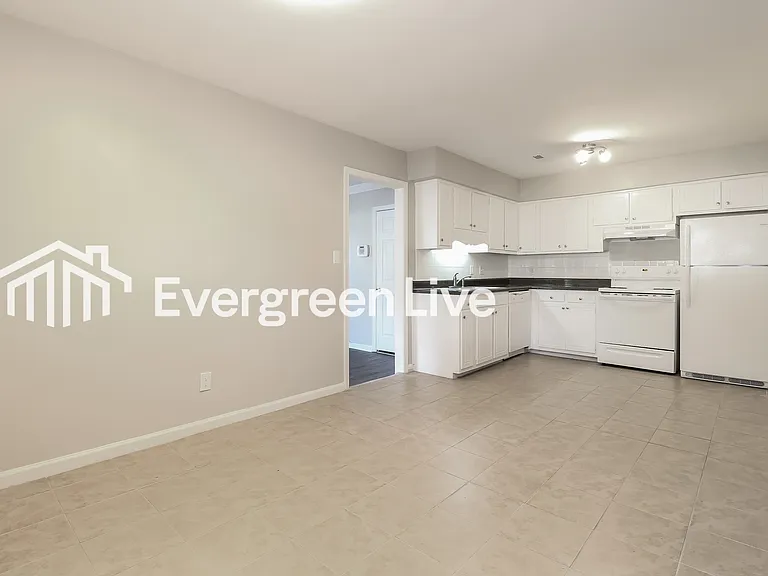 3121 Aaron Dr — Photo 5