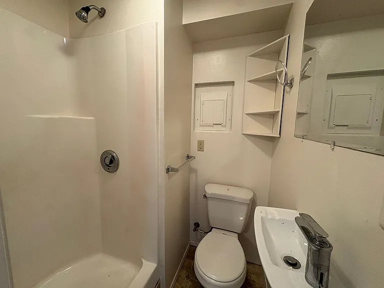 Skylark Apartments — Photo 7
