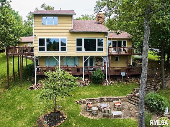 2nd image of 1065 Lake Shore Dr S