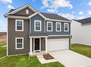 627 Countryside Dr, Chelsea, MI