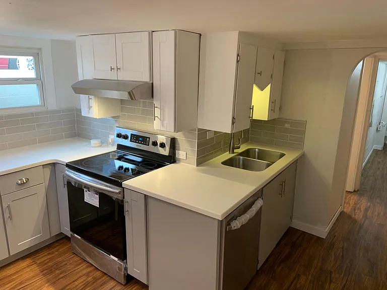 605 Edwards St #B — Photo 16